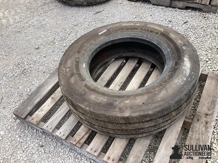 305/70r22.5-tire-image-11