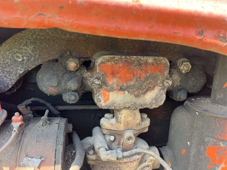 allis-chalmers-with-sickle-mower-image-56