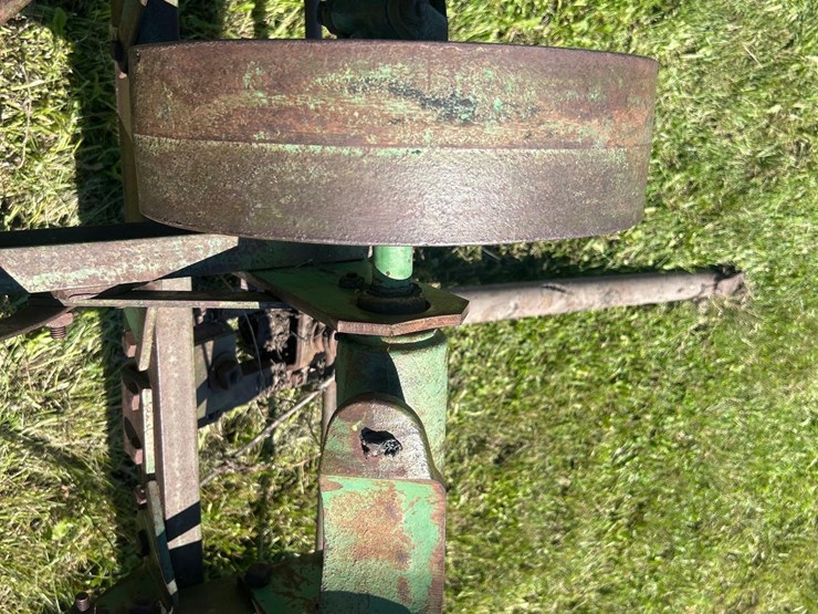antique-john-deere-hoist-image-12