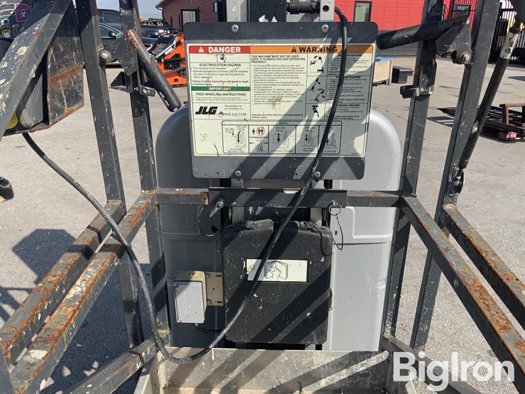 2016-jlg-mvl20-electric-vertical-mast-manlift-image-13