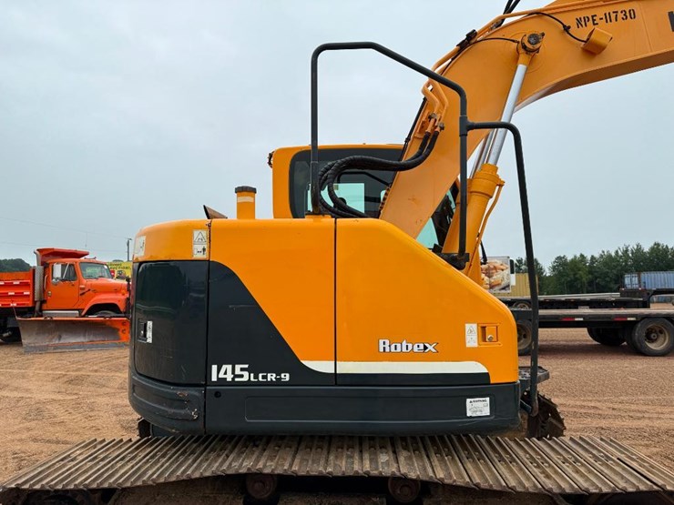 2013-hyundai-hx145-lcr-image-21