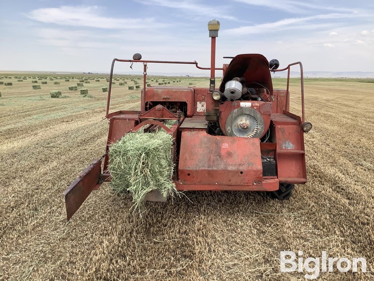new-holland-1280-small-square-baler-image-6