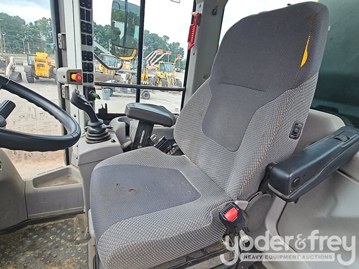 2019-volvo-l60h-image-42