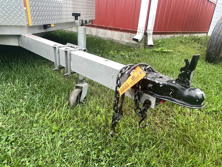 #6693-•-14'-karavan-dual-axle-snowmobile-trailer-image-8
