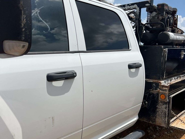 2018-dodge-ram-4500-image-12