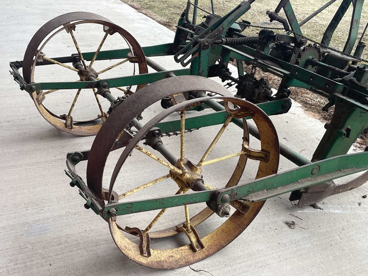 #6695-•-vintage-john-deere-farm-equipment-image-10