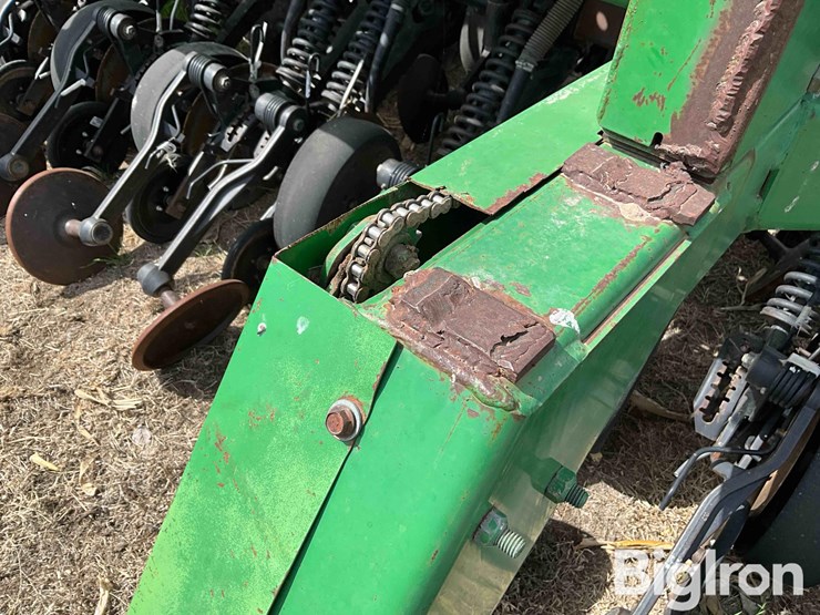 john-deere-1560-image-18