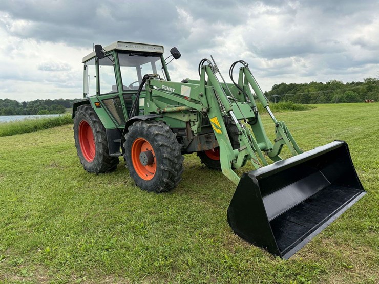 one-owner-fendt-305-lsa-with-loader-image-4