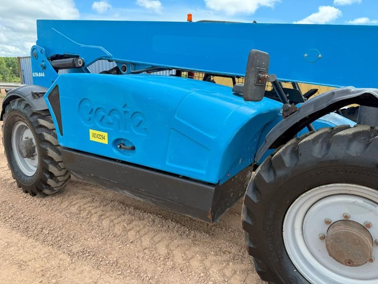 2015-genie-gth844-image-12