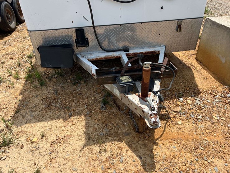 2007-wells-82"-x-16'-t/a-enclosed-trailer-image-7