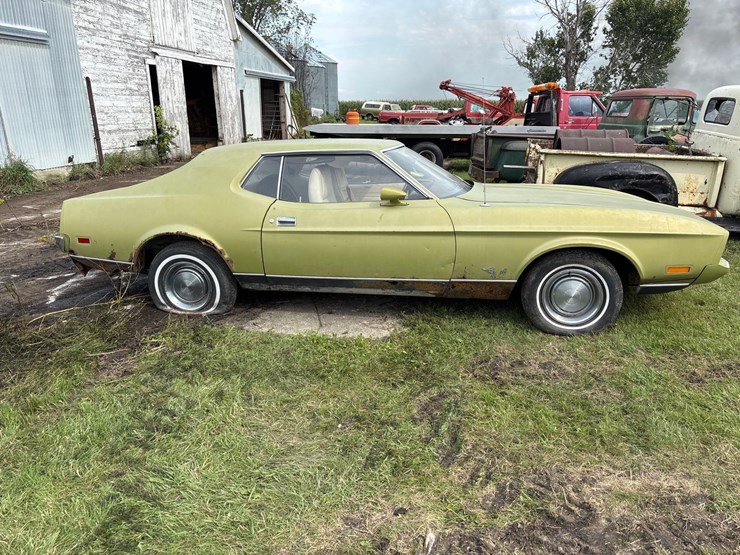 1974-ford-mustang-image-3