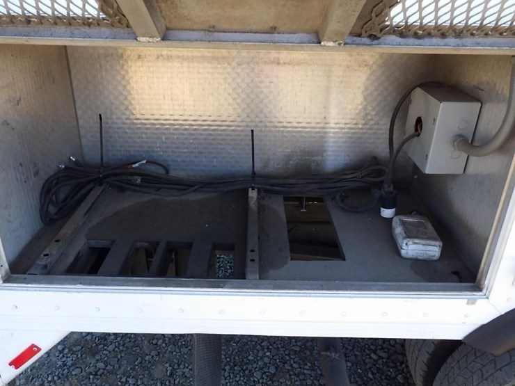 2006-utility-van-image-25