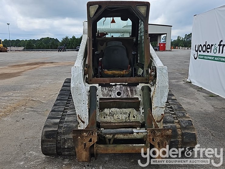 2007-bobcat-t300-image-8
