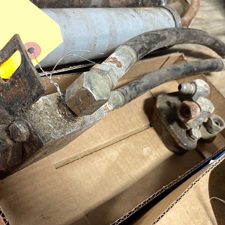 #2118 • Hydraulic Manifolds and Hoses (CW)
