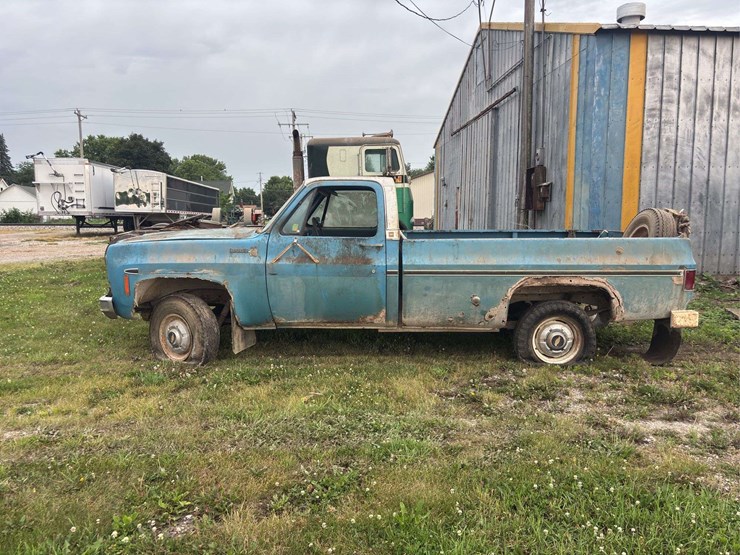 chevrolet-scottsdale-3/4-ton-4wd-image-2