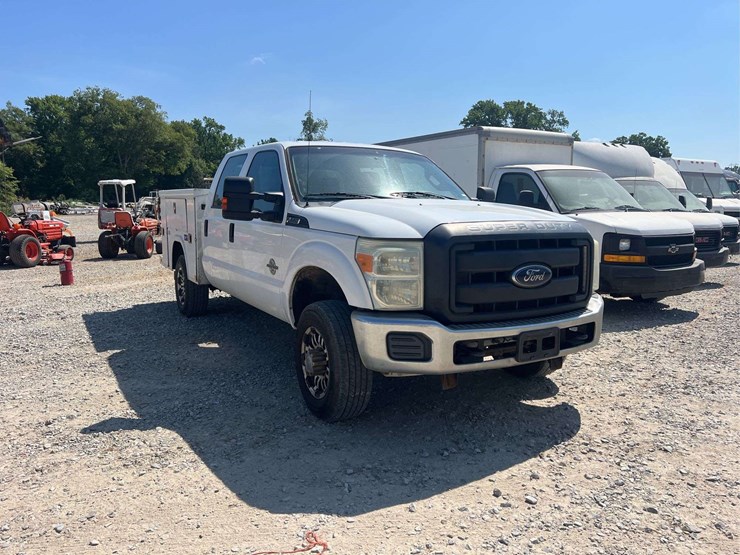 ford-f350-xl-image-5