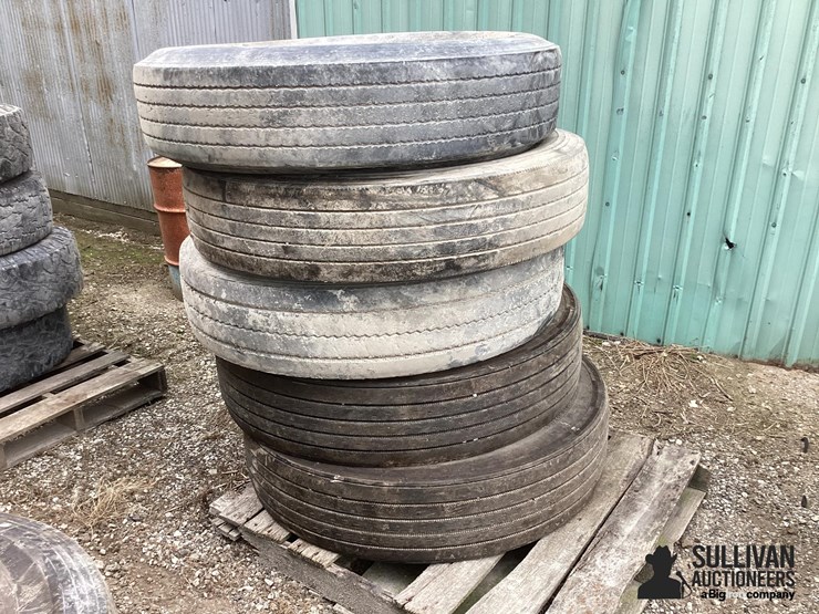 11r24.5-tires-image-1