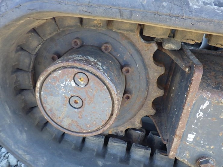 2019-deere-17g-image-39