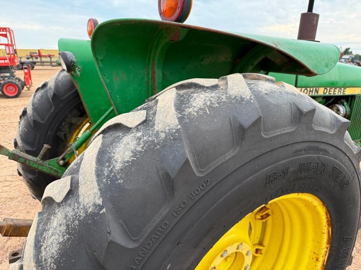 john-deere-2640-image-8