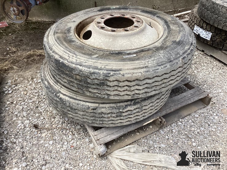 11r24.5-tires-&-rims-image-3