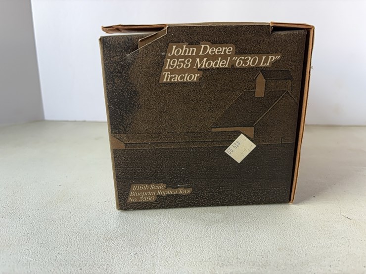 john-deere-collectors-edition-1958-model-“630-lp”-tractor-image-2