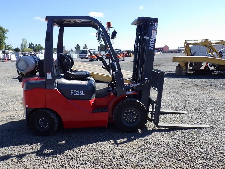 2023-rum-fg25l-forklift-image-3