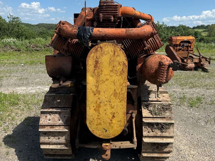 caterpillar-d4-air-compressor-tractor-image-2