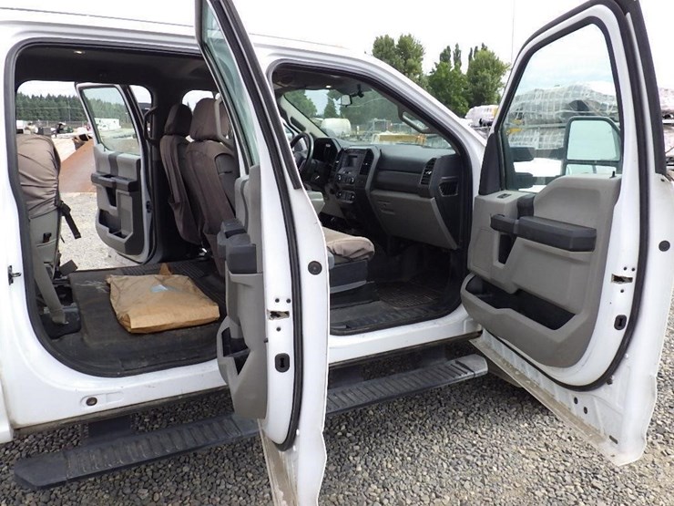 2019-ford-f550-image-11