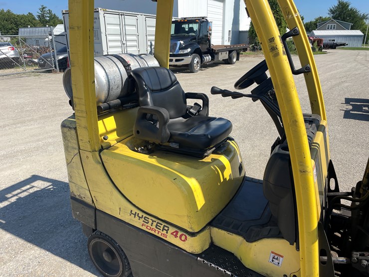 #6275-•-2011-hyster-40-forklift-image-12