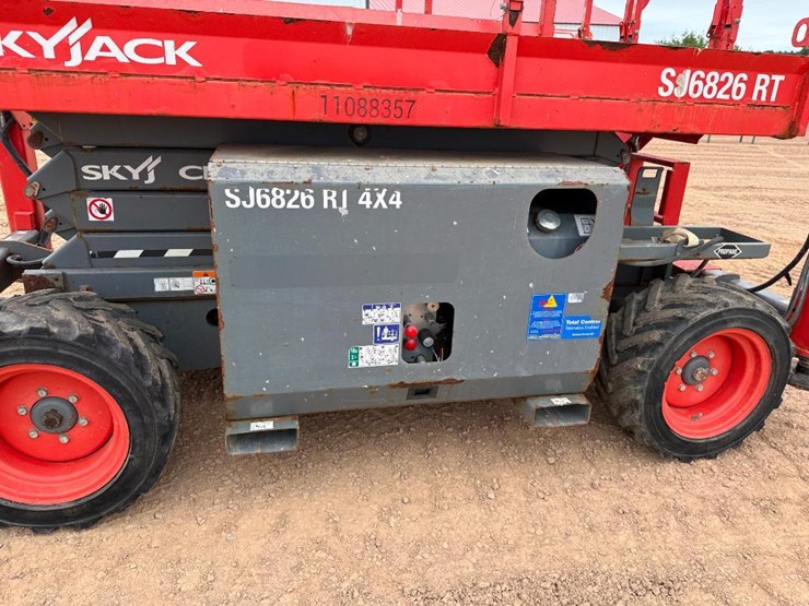 2020-skyjack-sj6826rt-image-9