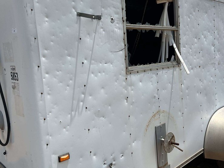 2007-wells-82"-x-16'-t/a-enclosed-trailer-image-10