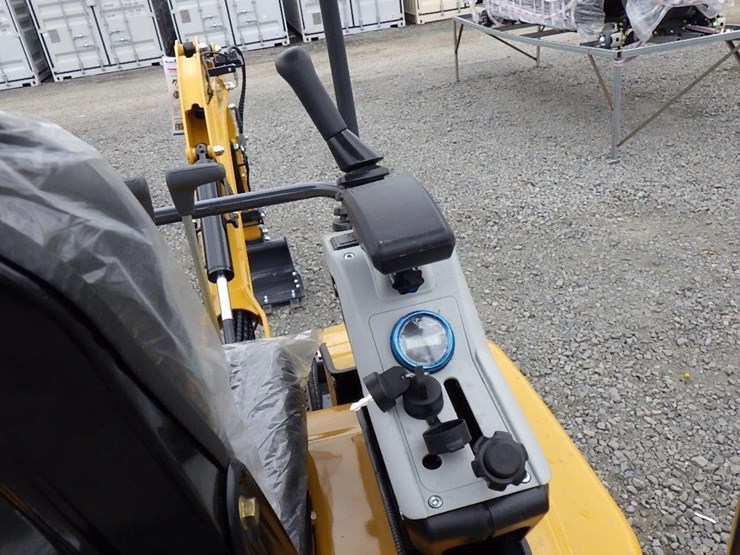 2025-sdlanch-sdle20-hydraulic-excavator-image-21