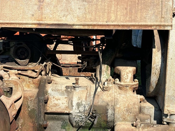 john-deere-model-w111-engine-image-9
