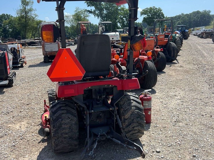massey-ferguson-gc2400-image-3