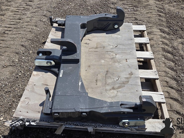 unused-massey-ferguson-cat.-3-quick-hitch-image-4