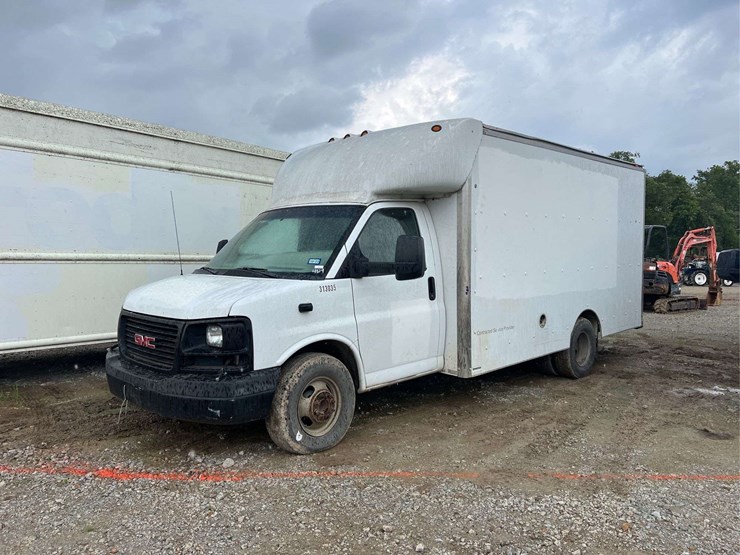 2013-gmc-3500-image-1