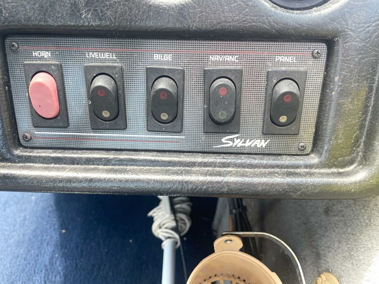 #1353-•-1993-sylvan-pro-fisherman-boat-(of)-image-23