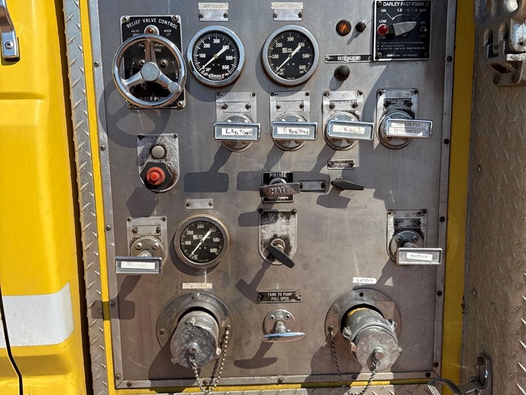 1992-ford-f700-image-12