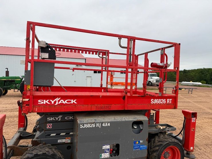 2020-skyjack-sj6826rt-image-10