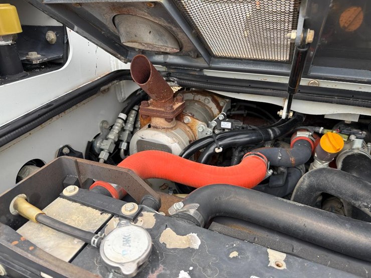 2015-takeuchi-tl12-image-32