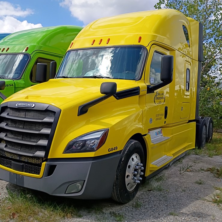 2019 FREIGHTLINER CASCADIA 126