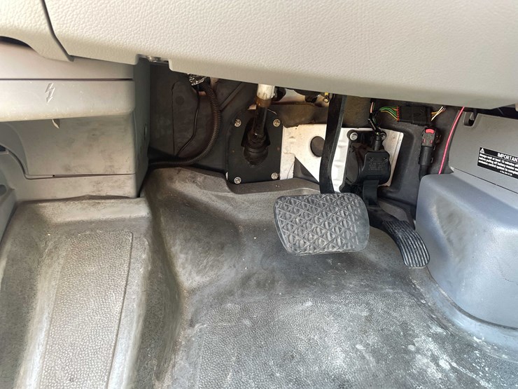 2011-freightliner-sprinter-3500-image-26