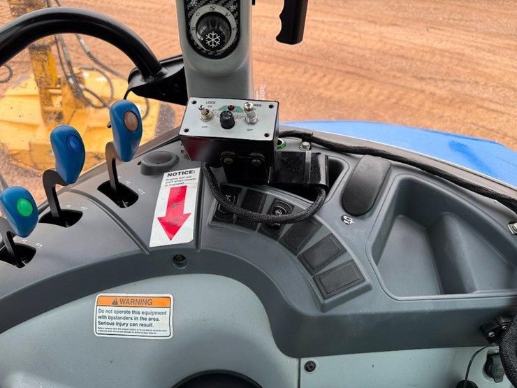 2016-new-holland-ts6.110-image-61