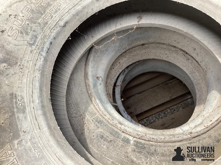 11r17.5-tires-&-rims-image-14