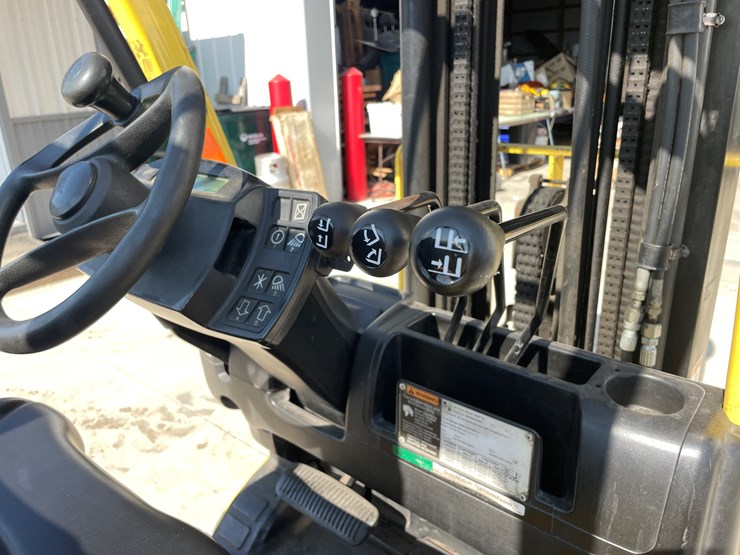 #6277-•-2011-hyster-40-lp-forklift-image-19