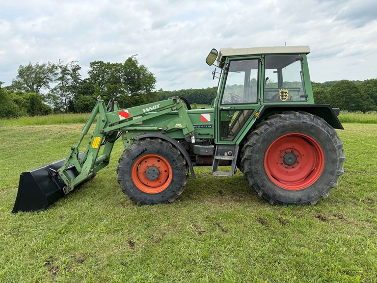 one-owner-fendt-305-lsa-with-loader-image-9