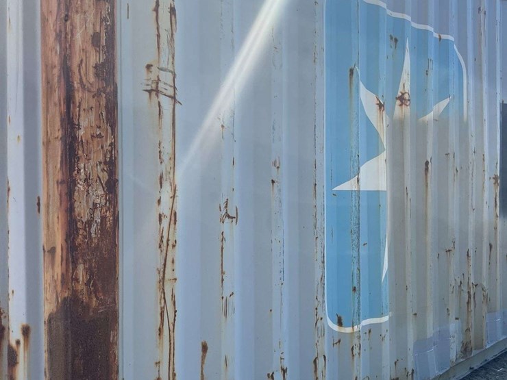 40’-shipping-container-image-17