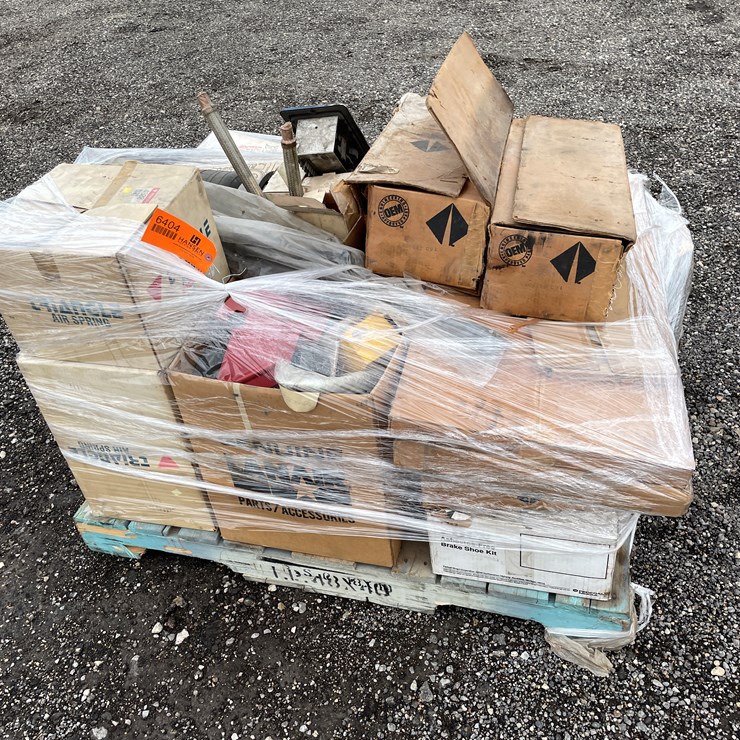 #6404 • Pallet of Truck Parts