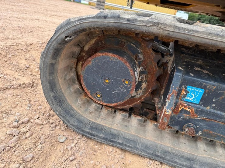 2021-deere-60g-image-17