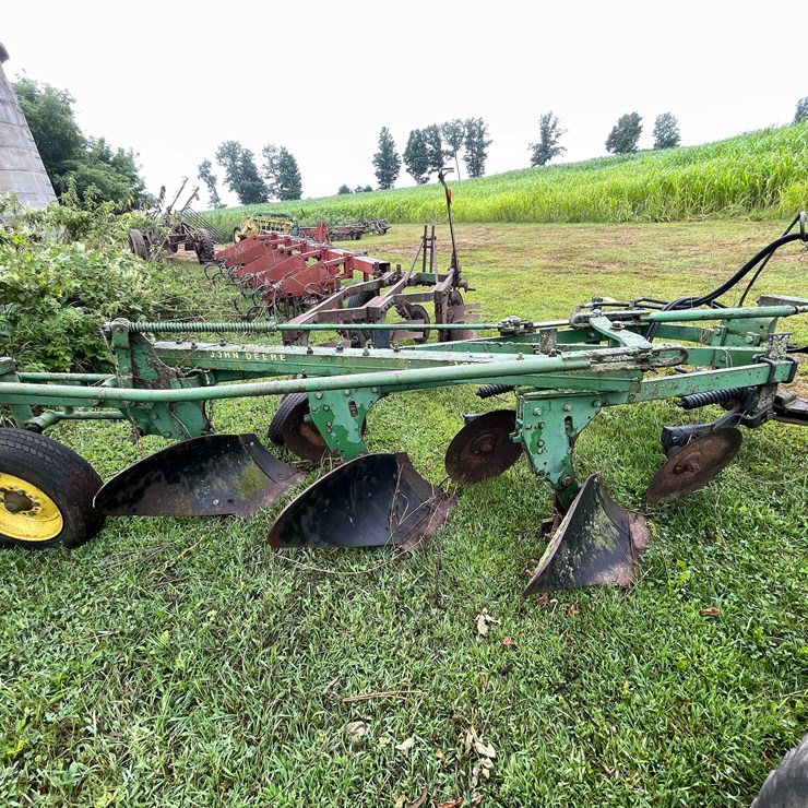 #7464 • John Deere, Moldboard Plow